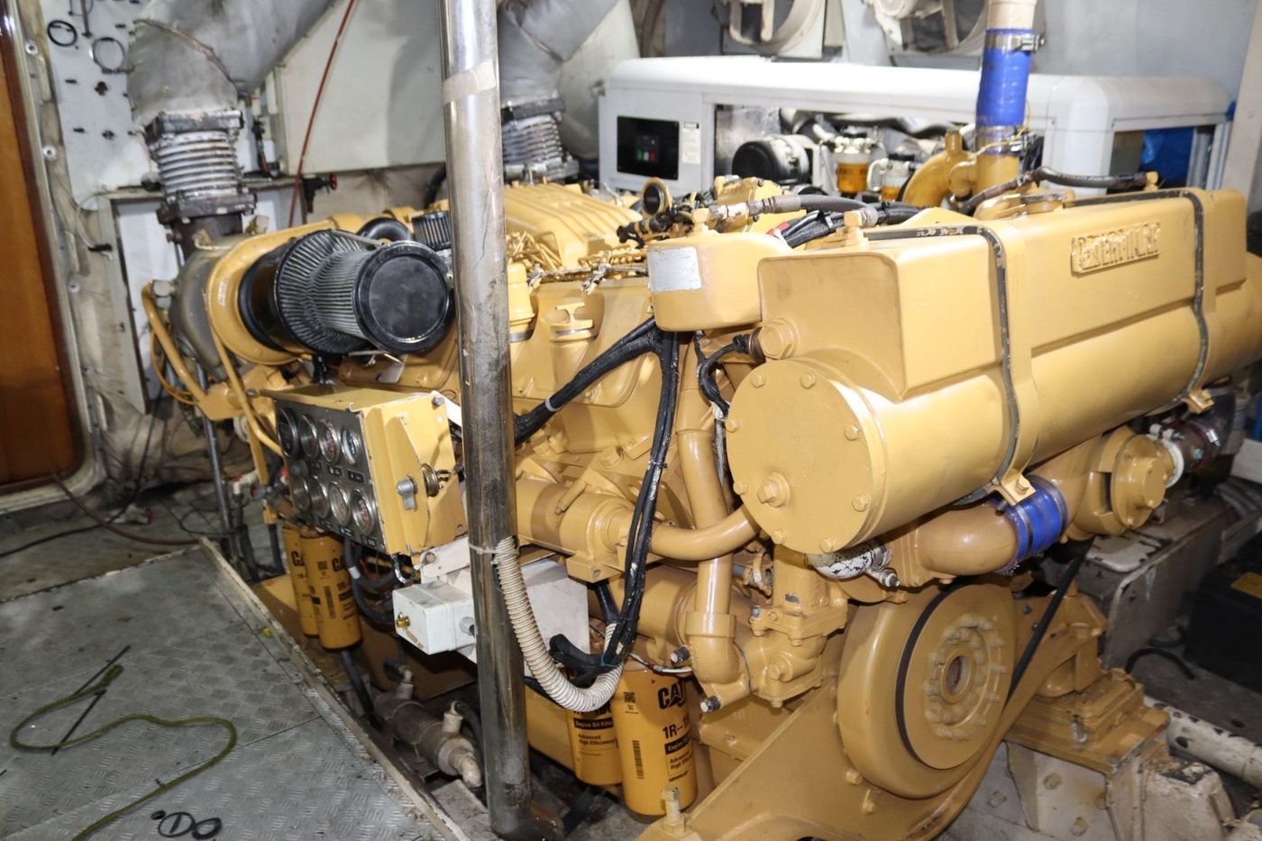 Marine electrical service